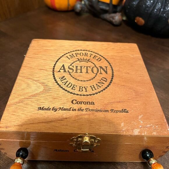 VINTAGE CIGAR BOX PURSE FALL COLORS - Picture 10 of 11